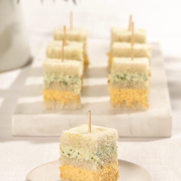 Tramezzine bicolor de cenoura e rúcula