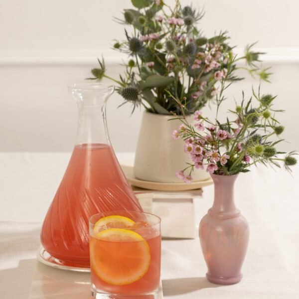 Pink Lemonade natural com morangos (2 litros)