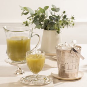 Suco de abacaxi com capim santo (2 litros)