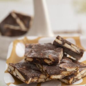 Quadradinho de palha italiana com brigadeiro