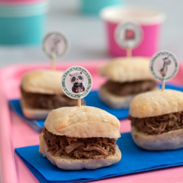 Mini ciabata com carne de panela desfiada