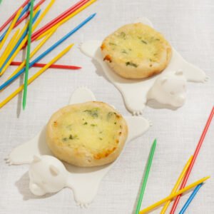 Esfiha de queijo aberta