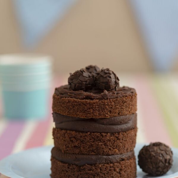 Mini naked cake de brigadeiro