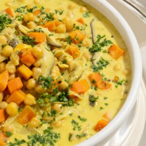 Tajine de grãos de bico com baby cenouras e cogumelos portobello 1KG