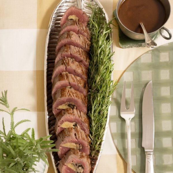 16- Roastbeef recheado com cogumelos e gruyère ao molho rôti