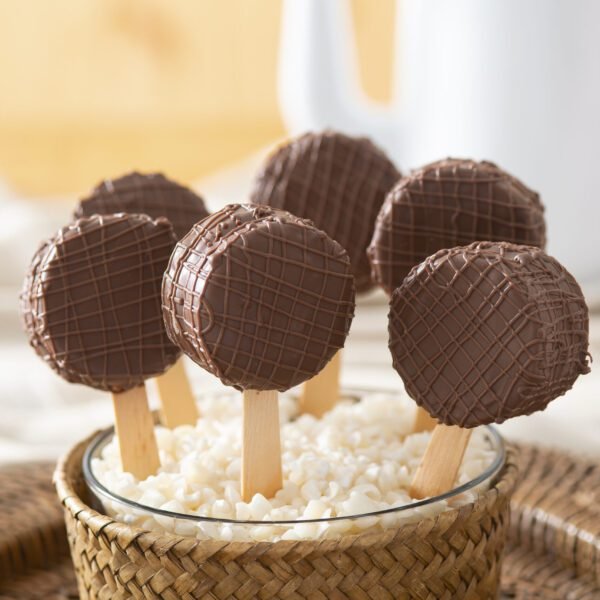 23- Pirulito de pão de mel com doce de leite