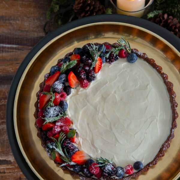 19- Torta ganache de chocolate belga branco com frutas vermelhas