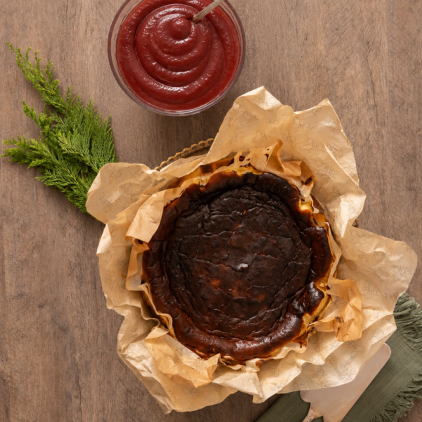 20- Cheesecake basca com compota de goiabada fresca