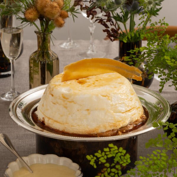 21- Pudim de claras em seu caramelo Acompanha creme anglaise de fava de baunilha