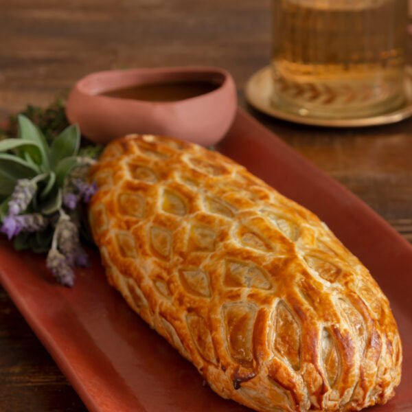 05- Beef Wellington com pistache, cogumelos e molho roti